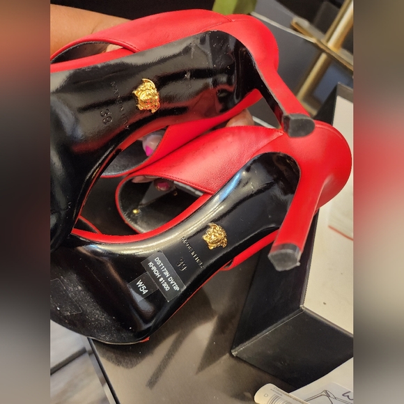 Authentic Versace leather heels - Picture 9 of 9